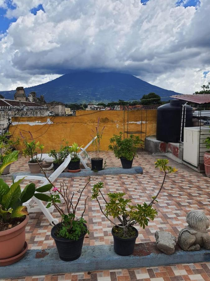 Hotel Acatenango Inn Antigua ภายนอก รูปภาพ