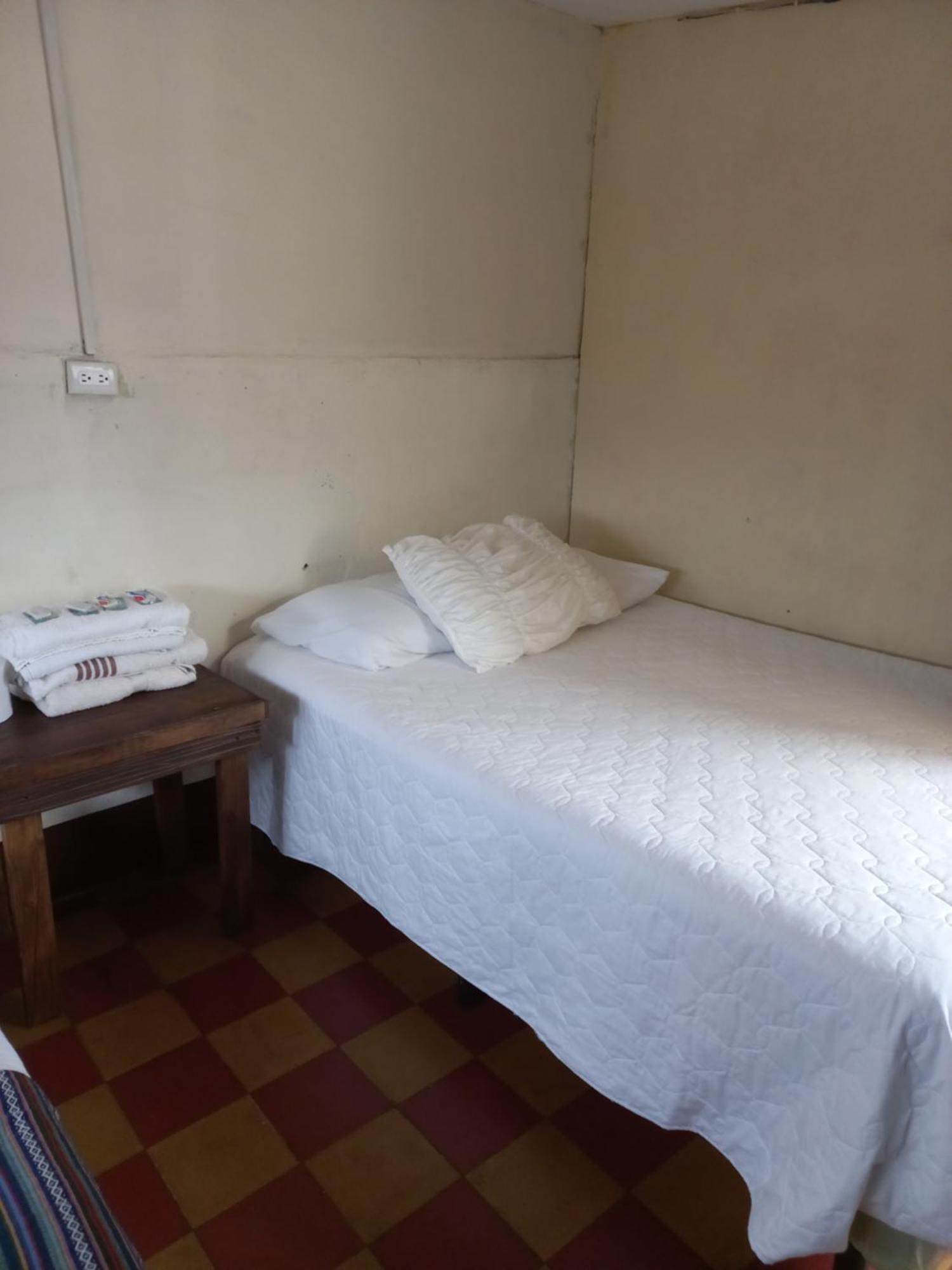 Hotel Acatenango Inn Antigua ภายนอก รูปภาพ